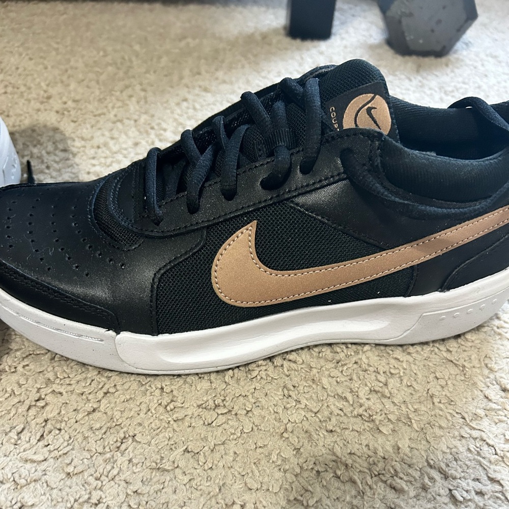 Nike Tennis Shoes
